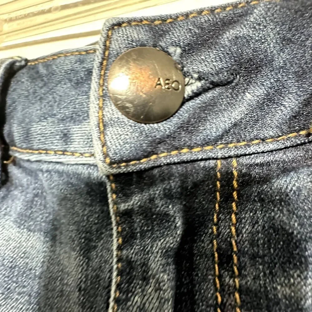 American Eagle Denim Shorts Shortie Dark Blue Jeans Cuffed Cut Off Women sz 2